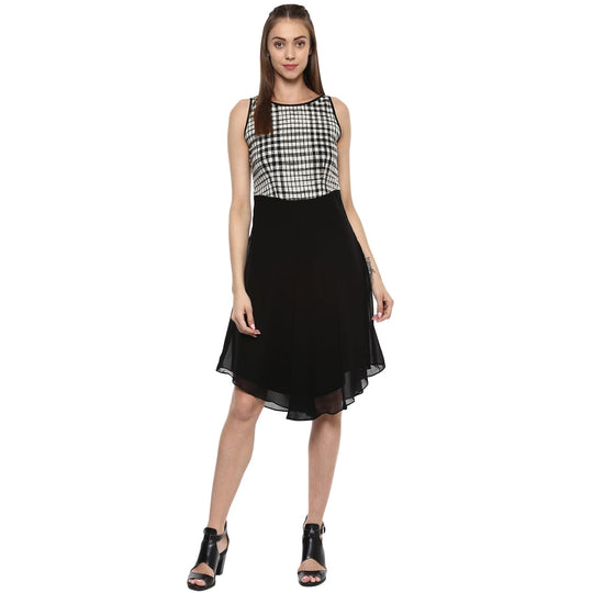 Black Plaid Checks Yarn Dyed Woven Dress